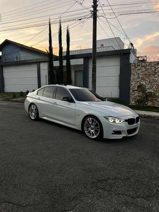 BMW-320i-2017