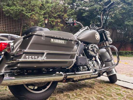 HARLEY-DAVIDSON-ROAD KING POLICE HARLEY-DAVIDSON-ROAD KING POLICE-2013