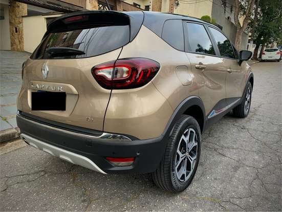 RENAULT-CAPTUR-2021