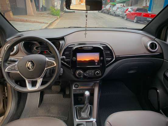 RENAULT-CAPTUR-2021