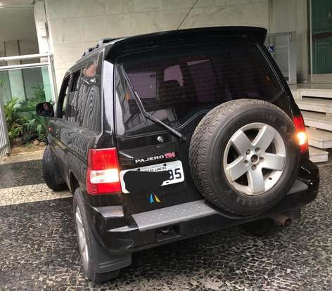MITSUBISHI-PAJERO-2003