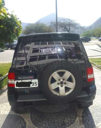 MITSUBISHI-PAJERO-2003
