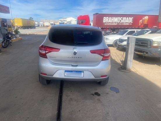RENAULT-SANDERO-2019