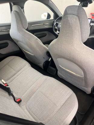 VOLVO-EX30-2024