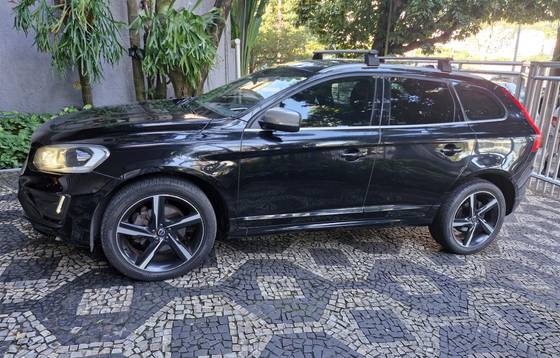 VOLVO XC60 2.0 T6 R DESIGN TURBO GASOLINA 4P AUTOMÁTICO