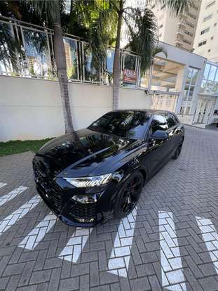 AUDI-RS Q8-2023