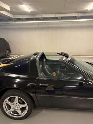 CHEVROLET-CORVETTE-1987