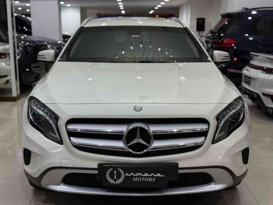 MERCEDES-BENZ-GLA 200-2016