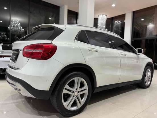 MERCEDES-BENZ-GLA 200-2016