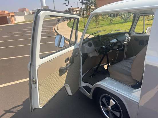 VOLKSWAGEN-KOMBI-1997