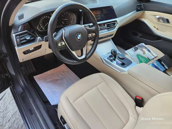 BMW-320i-2020
