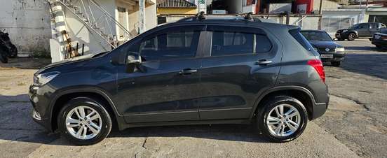 CHEVROLET-TRACKER-2017