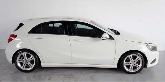 MERCEDES-BENZ-A 200-2013