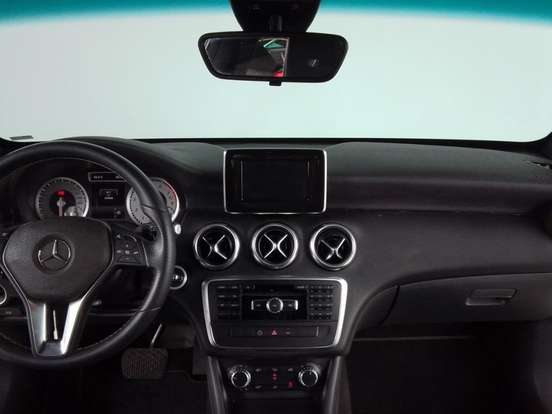 MERCEDES-BENZ-A 200-1.6 TURBO URBAN 16V GASOLINA 4P AUTOMÁTICO MERCEDES-BENZ-A 200-2013