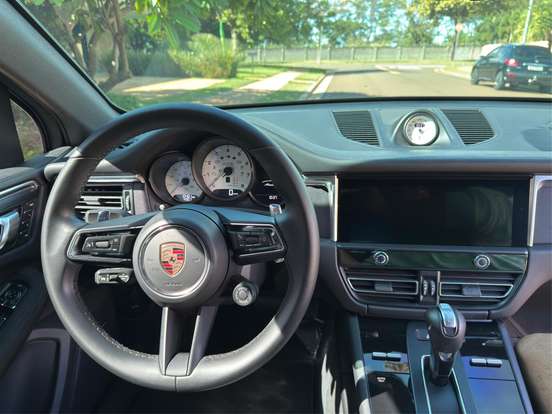 PORSCHE-MACAN-2023