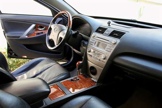 TOYOTA-CAMRY-2010