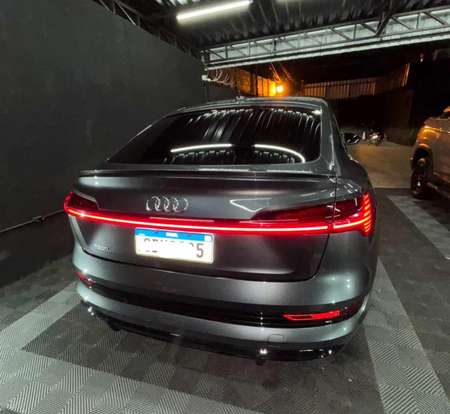 AUDI-E-TRON-2022