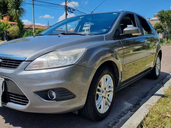 FORD-FOCUS-2.0 GHIA 16V FLEX 4P AUTOMÁTICO FORD-FOCUS-2010