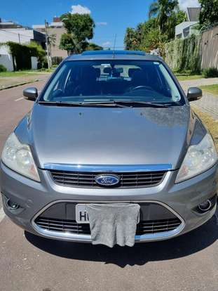 FORD-FOCUS-2010