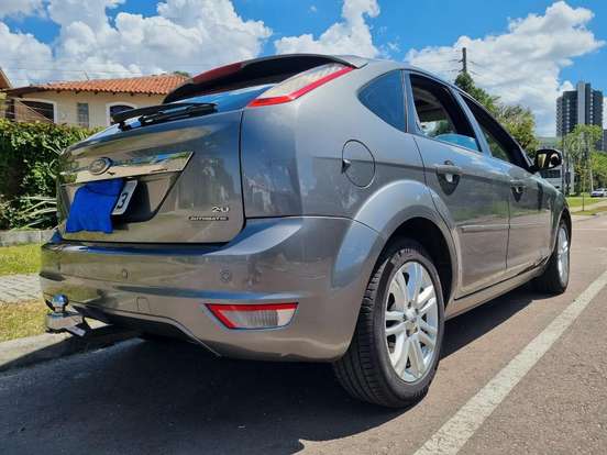FORD-FOCUS-2.0 GHIA 16V FLEX 4P AUTOMÁTICO FORD-FOCUS-2010