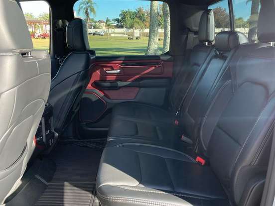 RAM-1500-5.7 V8 GASOLINA REBEL CD 4X4 AUTOMÁTICO RAM-1500-2021