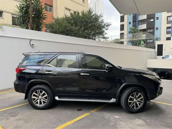 TOYOTA-HILUX SW4-2.8 SRX 4X4 16V TURBO INTERCOOLER DIESEL 4P AUTOMÁTICO TOYOTA-HILUX SW4-2018
