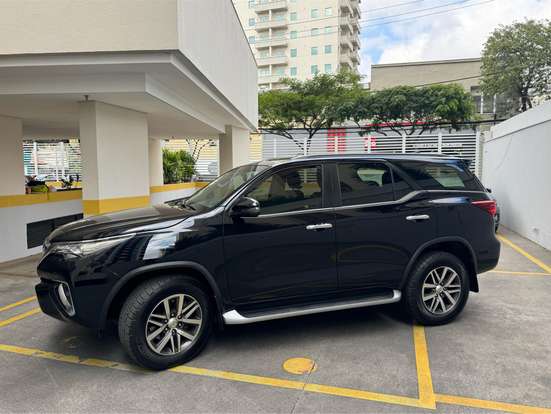 TOYOTA-HILUX SW4-2.8 SRX 4X4 16V TURBO INTERCOOLER DIESEL 4P AUTOMÁTICO TOYOTA-HILUX SW4-2018