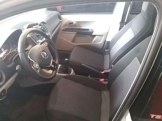 VOLKSWAGEN-UP-2017