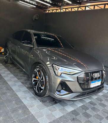 AUDI-E-TRON-2022
