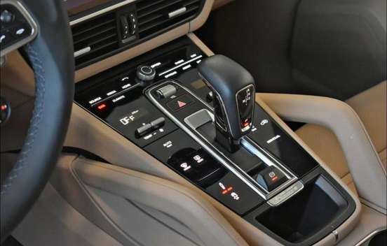PORSCHE-CAYENNE-2020