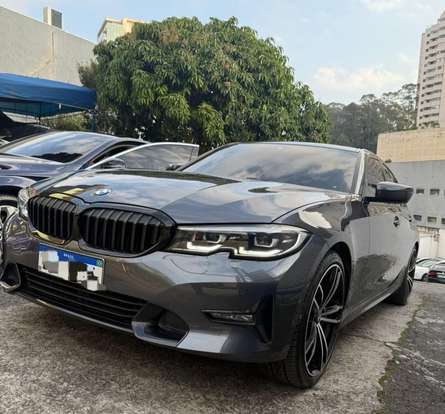 BMW-320i-2020