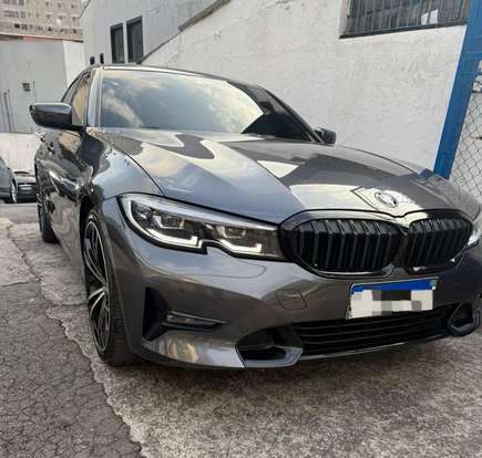 BMW-320i-2020