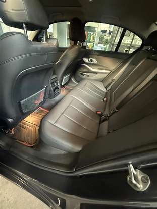 BMW-320i-2020