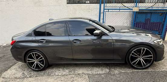 BMW-320i-2020