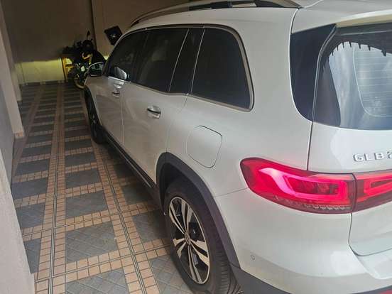 MERCEDES-BENZ-GLB 200-2021