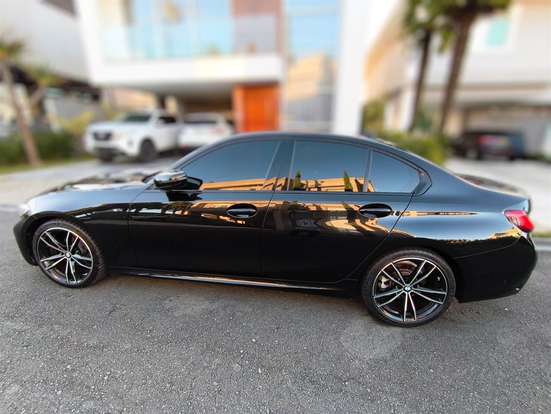 BMW-320i-2020