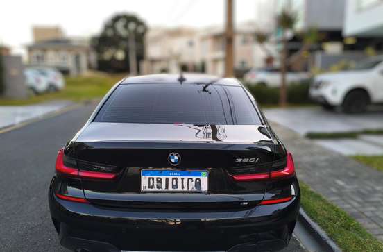 BMW-320i-2020