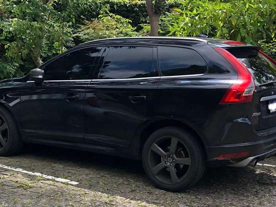 VOLVO-XC60-2.0 T5 R DESIGN TURBO GASOLINA 4P AUTOMÁTICO VOLVO-XC60-2013
