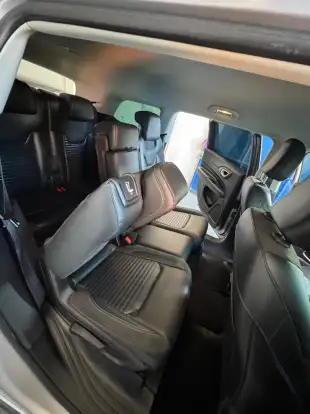 JEEP-COMMANDER-2023