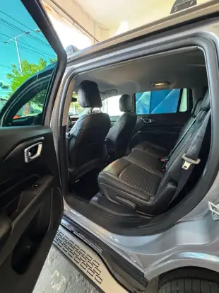 JEEP-COMMANDER-2023
