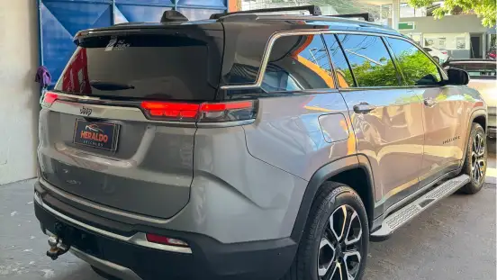 JEEP-COMMANDER-2023