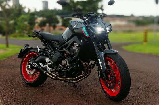 YAMAHA MT-09 