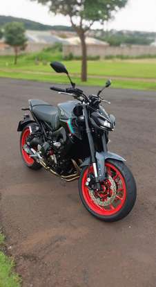YAMAHA-MT-09-2023