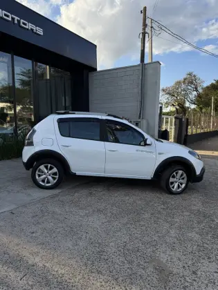 RENAULT SANDERO 1.6 STEPWAY 8V FLEX 4P MANUAL