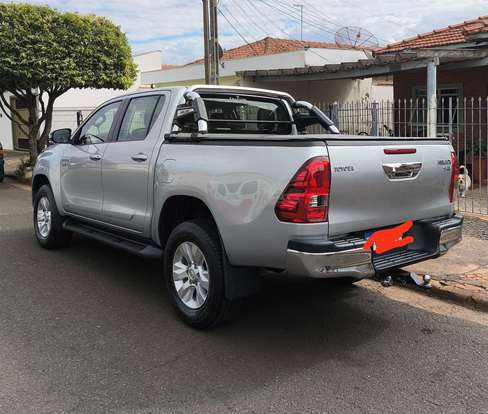 TOYOTA-HILUX-2016