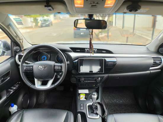 TOYOTA-HILUX-2016