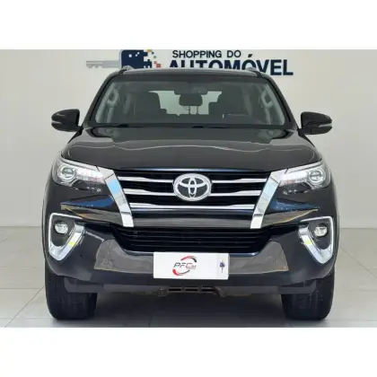TOYOTA HILUX SW4 2.8 SR 4X4 16V TURBO INTERCOOLER DIESEL 4P AUTOMÁTICO TOYOTA HILUX SW4 2.8 SR 4X4 16V TURBO INTERCOOLER DIESEL 4P AUTOMÁTICO