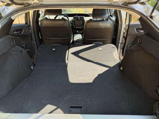 TOYOTA-PRIUS-2016