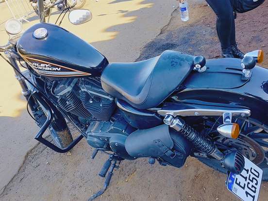 HARLEY-DAVIDSON-SPORTSTER XL 883 R HARLEY-DAVIDSON-SPORTSTER XL 883 R-2009