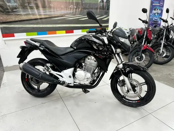 HONDA CB 300R 
